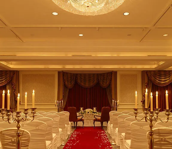 מלון Nuremore & Country Club 4*