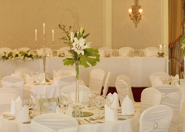 호텔 Nuremore & Country Club 카리크마크로스