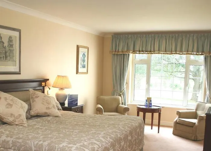 호텔 Nuremore & Country Club